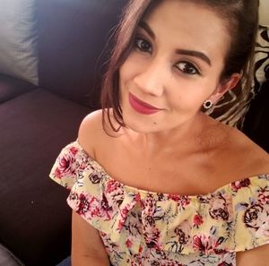 Meet your Posher, Alma